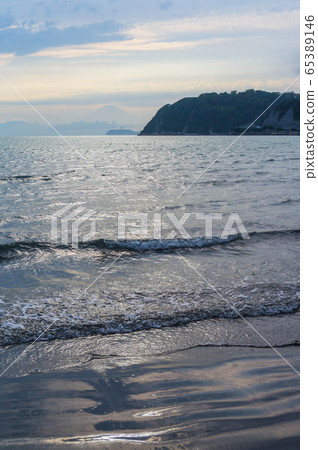 Sunset from the Zushi coast 65389146