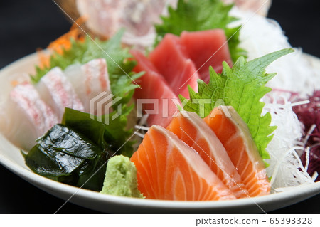 生魚片拼盤 65393328
