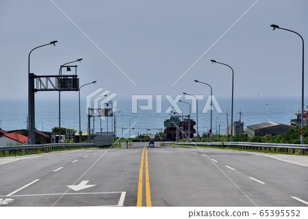 台灣人島般的海濱景觀。 65395552