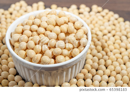 Dried soybeans (dry matter, soybeans), isoflavone, a raw material for miso in Japan! Dried soybeans (dry matter, soybeans), isoflavone, a raw material for miso in Japan! 65398183