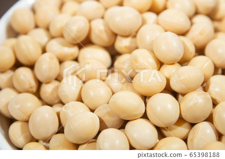 Dried soybeans (dry matter, soybeans), isoflavone, a raw material for miso in Japan! Dried soybeans (dry matter, soybeans), isoflavone, a raw material for miso in Japan! 65398188