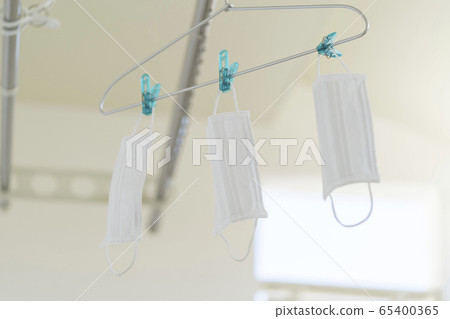 Image photo of washing and reusing the mask 65400365