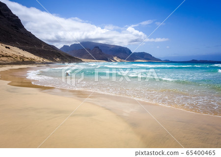 Baia das Gatas beach on Sao Vicente Island, Cape Baia das Gatas beach on Sao Vicente Island, Cape 65400465