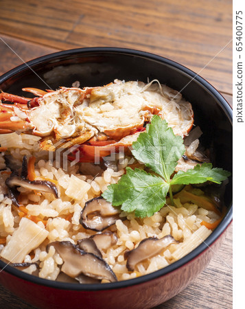 Cooked rice with lobster Cooked rice with lobster 65400775