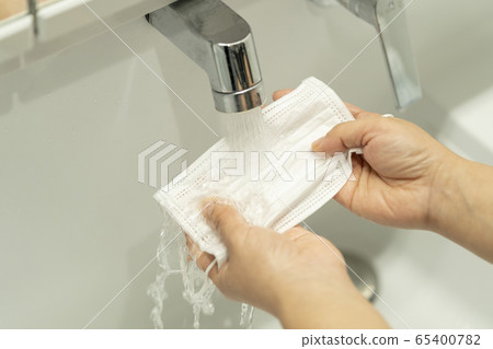 口罩重複使用的圖像照片 口罩重複使用的圖像照片 65400782