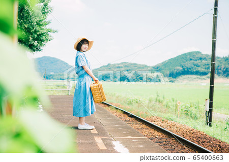 Travel homecoming summer vacation 65400863