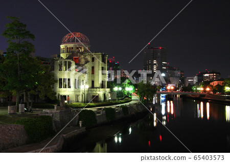 廣島原子彈爆炸圓頂的夜景 廣島原子彈爆炸圓頂的夜景 65403573