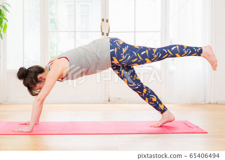 Female yoga fitness home 65406494