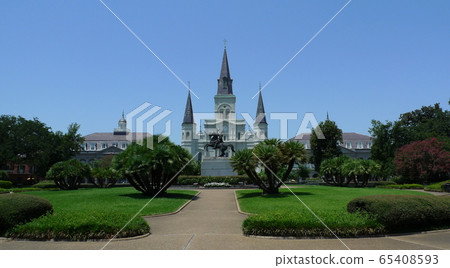 圖庫照片：傑克遜廣場的騎馬雕像 65408593