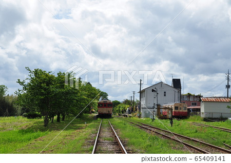 夷umi鐵路磯線的國吉站特快列車(KIHA 28型) 夷umi鐵路磯線的國吉站特快列車(KIHA 28型) 65409141