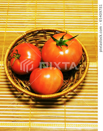 Tomato   65409781