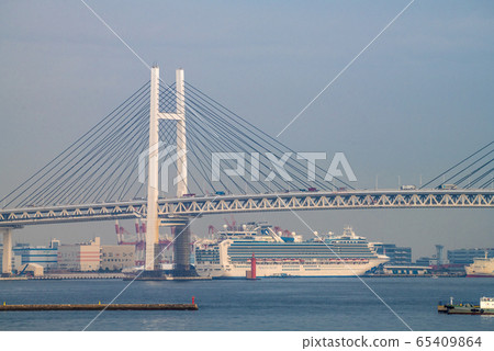 帶有冠狀病毒和大國碼頭的日本遊輪的橫濱城市景觀= 25天(這一天,預防感染的基本方針) 帶有冠狀病毒和大國碼頭的日本遊輪的橫濱城市景觀= 25天(這一天,預防感染的基本方針) 65409864