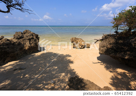 日本最南端的沖繩縣Hateruma島海岸 日本最南端的沖繩縣Hateruma島海岸 65412392