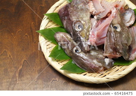 魚,鱈魚子,棕色木紋背景 魚,鱈魚子,棕色木紋背景 65416475
