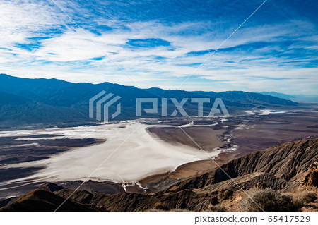 Dante's View is a viewpoint terrace at 5,475 feet height, on the North side of Coffin Peak, along the crest of the Black Mountains Dante's View is a viewpoint terrace at 5,475 feet height, on the North side of Coffin Peak, along the crest of the Black Mountains 65417529