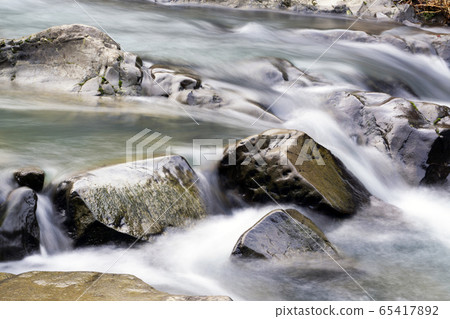 河清流山間溪流 65417892
