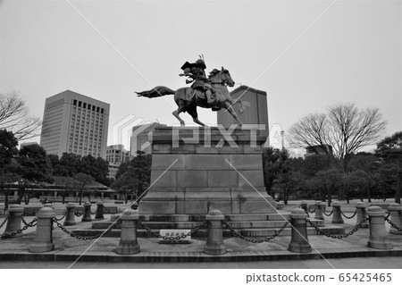 Kusunoki Masanari Statue (in front of Imperial Palace) Kusunoki Masanari Statue (in front of Imperial Palace) 65425465