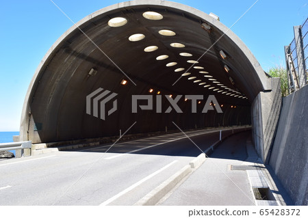 Coastal road shelter Coastal road shelter 65428372