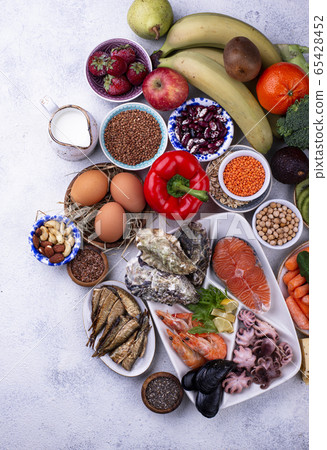 Pescetarian diet with seafood, fruit and vegetables 65428452