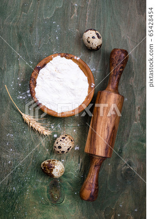 Baking concept with rolling pin 65428454