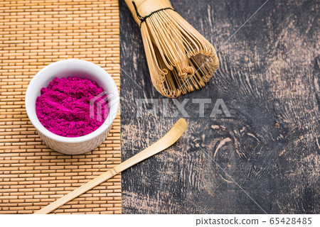 Pink matcha powder from dragon fruit Pink matcha powder from dragon fruit 65428485