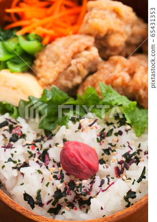 炸雞午餐 65431353