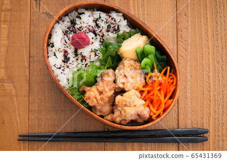Fried chicken lunch Fried chicken lunch 65431369