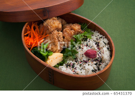 炸雞午餐 65431370