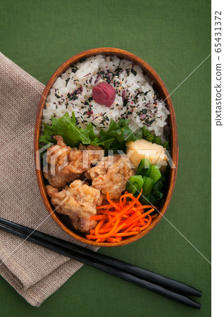 炸雞午餐 65431372