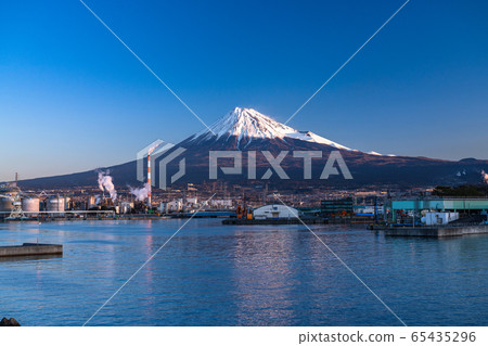 <靜岡縣>富士山/塔古拉港口在清晨 65435296