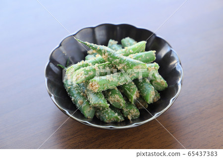 Sesame sauce 65437383