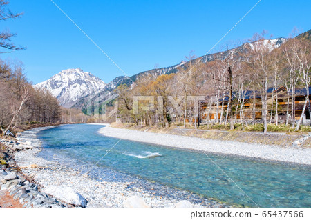 View of Mt. Yake from Kamikochi / Kappabashi (early May / morning) View of Mt. Yake from Kamikochi / Kappabashi (early May / morning) 65437566