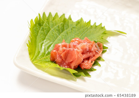 Large leaf and plum meat. Large leaf and plum meat. 65438189
