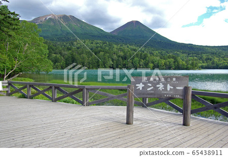 Mysterious lakeside scenery of Lake Onneto 65438911