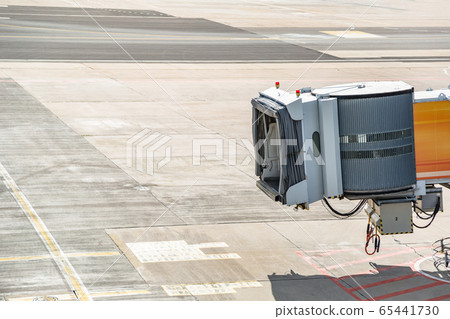 Sleeve transition for boarding passengers in plane 65441730