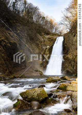 Miyagi Akiho Falls in the early morning and early spring 65443248