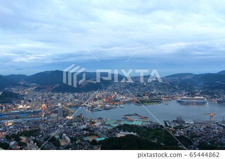 The beginning of the night view of Nagasaki The beginning of the night view of Nagasaki 65444862