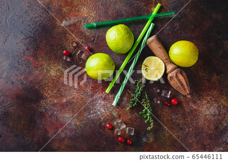 Lime, cranberry and thyme for lemonade 65446111