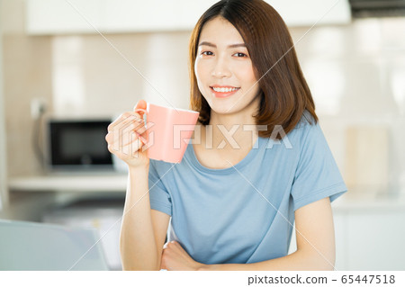 Woman , home, lifestyle Woman , home, lifestyle 65447518