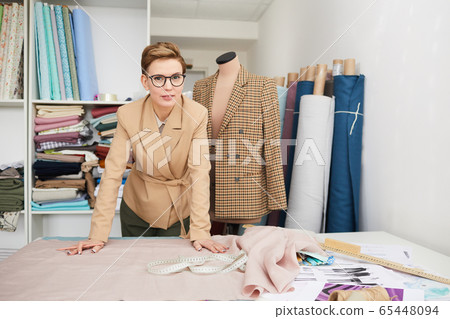 Designer at the workshop 65448094