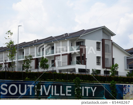 KUALA LUMPUR, MALAYSIA -FEBRUARY 18, 2018: Double story luxury terrace house in Malaysia. Just finished and still not occupied. Designed by the architect with modern and contemporary style 65448267