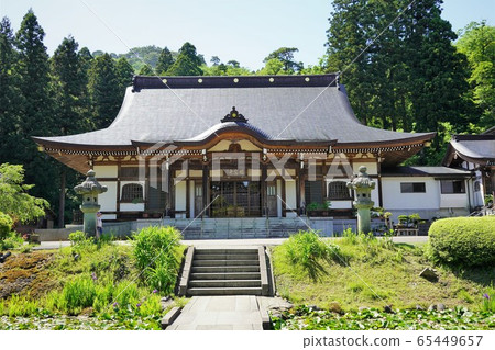 Rinsenji 6th chief priest was raised under Kaoru pottery under Koiku Tenmuro. That boy is the later Kenshin Uesugi. 65449657