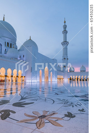 Sheikh Zayed Grand Mosque, Abu-Dhabi, UAE Sheikh Zayed Grand Mosque, Abu-Dhabi, UAE 65450285