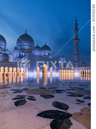 Sheikh Zayed Grand Mosque, Abu-Dhabi, UAE 65450286