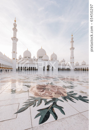 Sheikh Zayed Grand Mosque, Abu-Dhabi, UAE Sheikh Zayed Grand Mosque, Abu-Dhabi, UAE 65450297