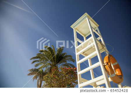 Observation tower on the beach Observation tower on the beach 65452428