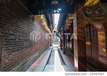 Taiwan Sea Guard God Deer Port Tin Hou Palace Alley 65452567