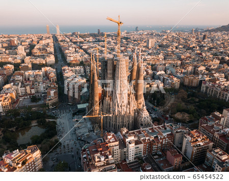 Aerial view of Sagrada Familia in Barcelona 65454522