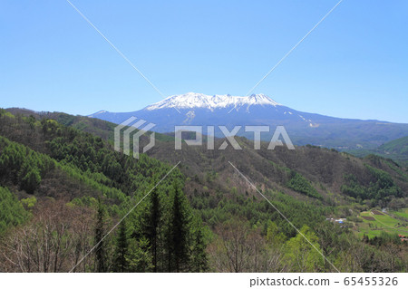 從會田高原三藏通行證看到的三嶽山 從會田高原三藏通行證看到的三嶽山 65455326