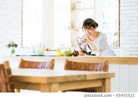 Kitchen Female housewife housework lifestyle cuisine Kitchen Female housewife housework lifestyle cuisine 65455521